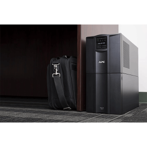 APC Smart-UPS 2200VA LCD 230V with SmartConnect (SMT2200IC)4